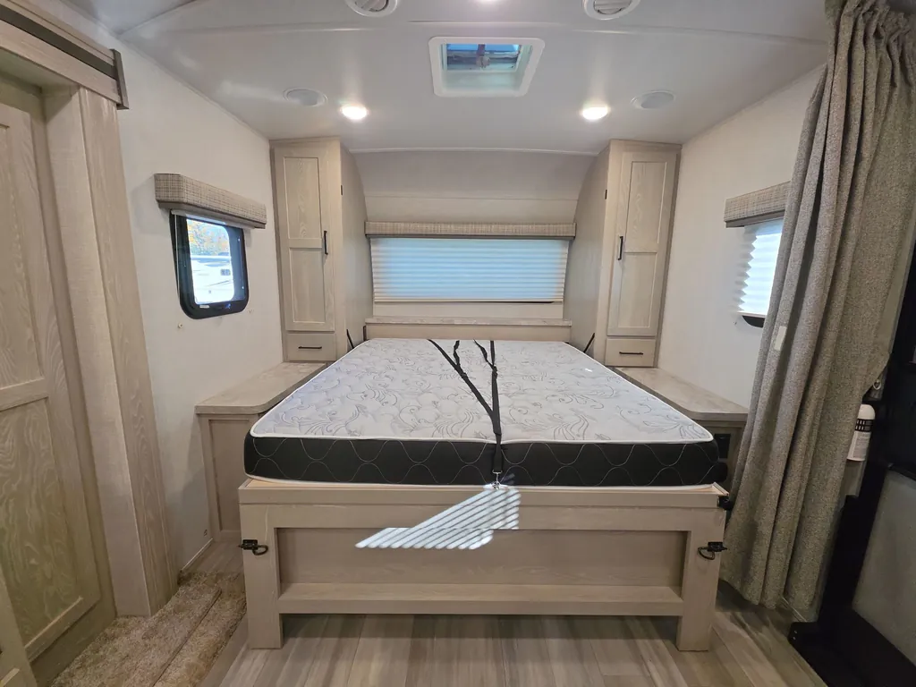 2021 Forest River Flagstaff Micro Lite 25BRDS, Photos photo 15