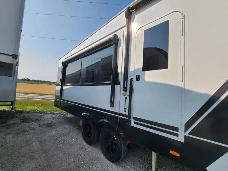 2025 Brinkley Model Z 3300, Photos photo 65