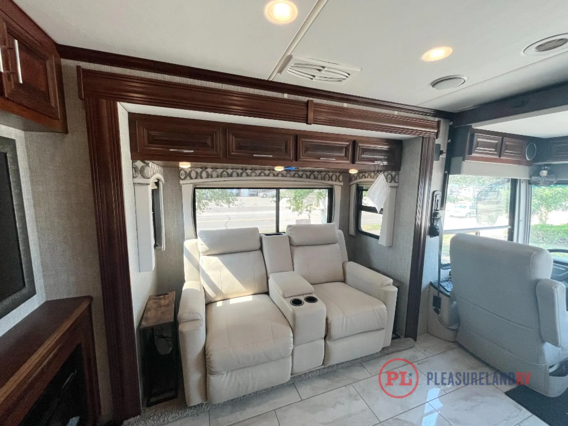 2021 Forest River Berkshire 34B - Photo 4