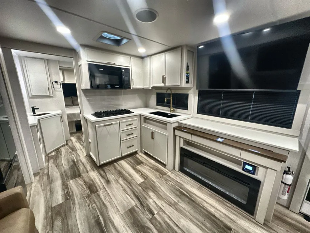 2027 Brinkley Model I 290, Photos photo 7