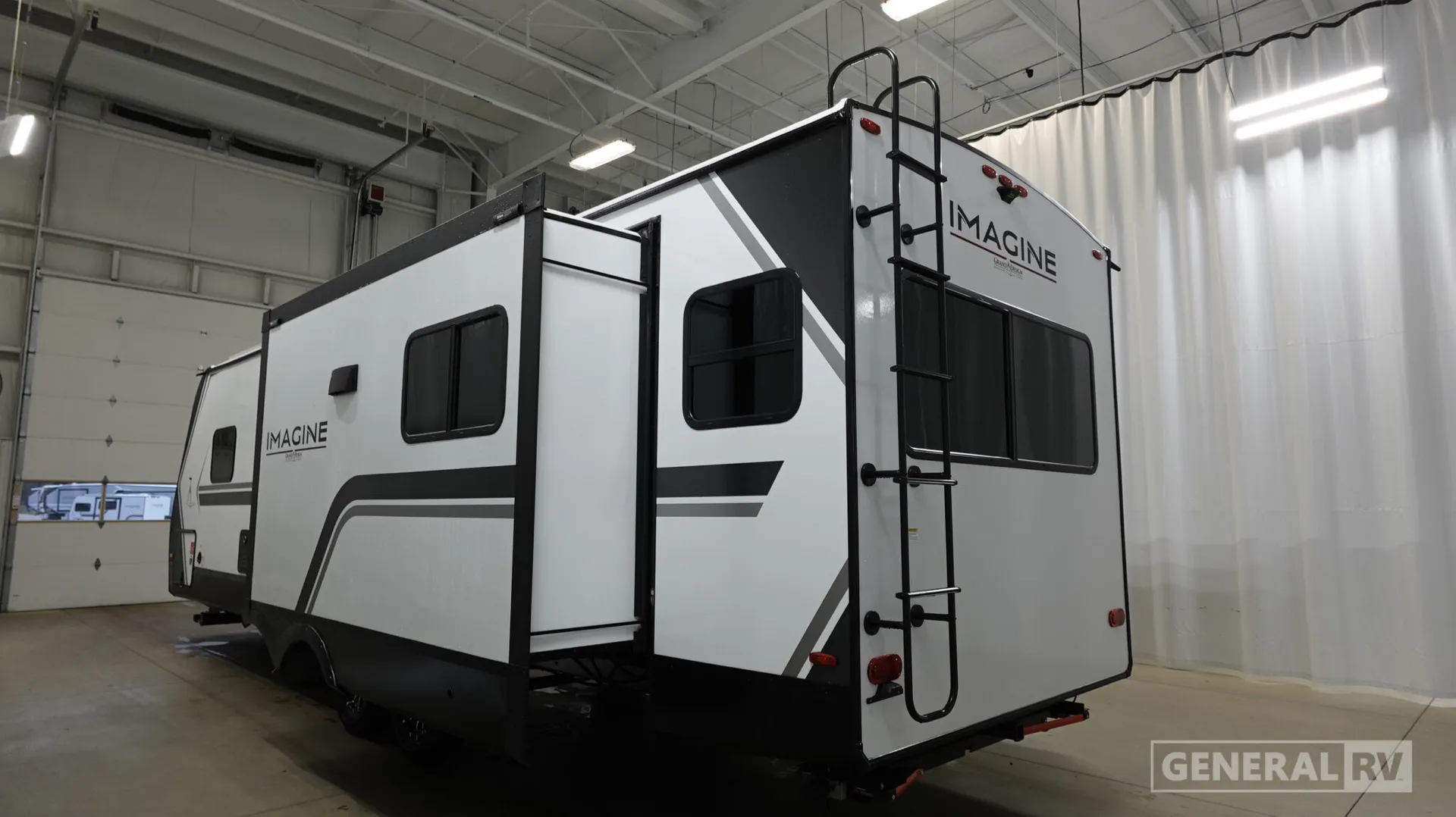 2027 Grand Design Imagine 2970RL - Photo 4