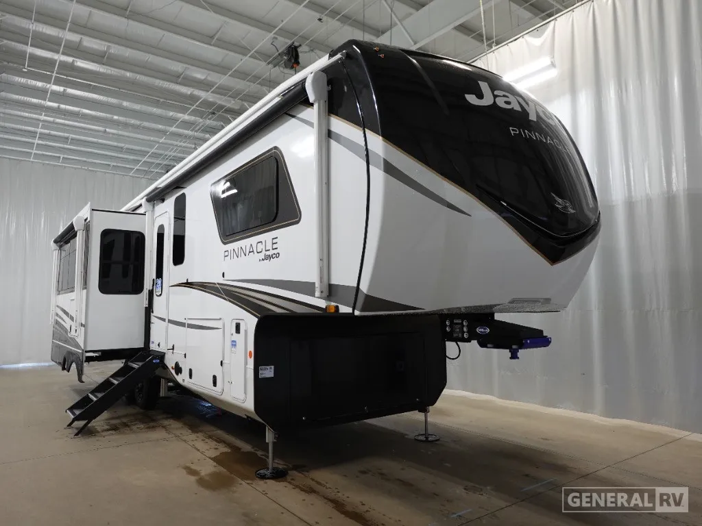 2025 Jayco Pinnacle 32RLTS - Photo 2