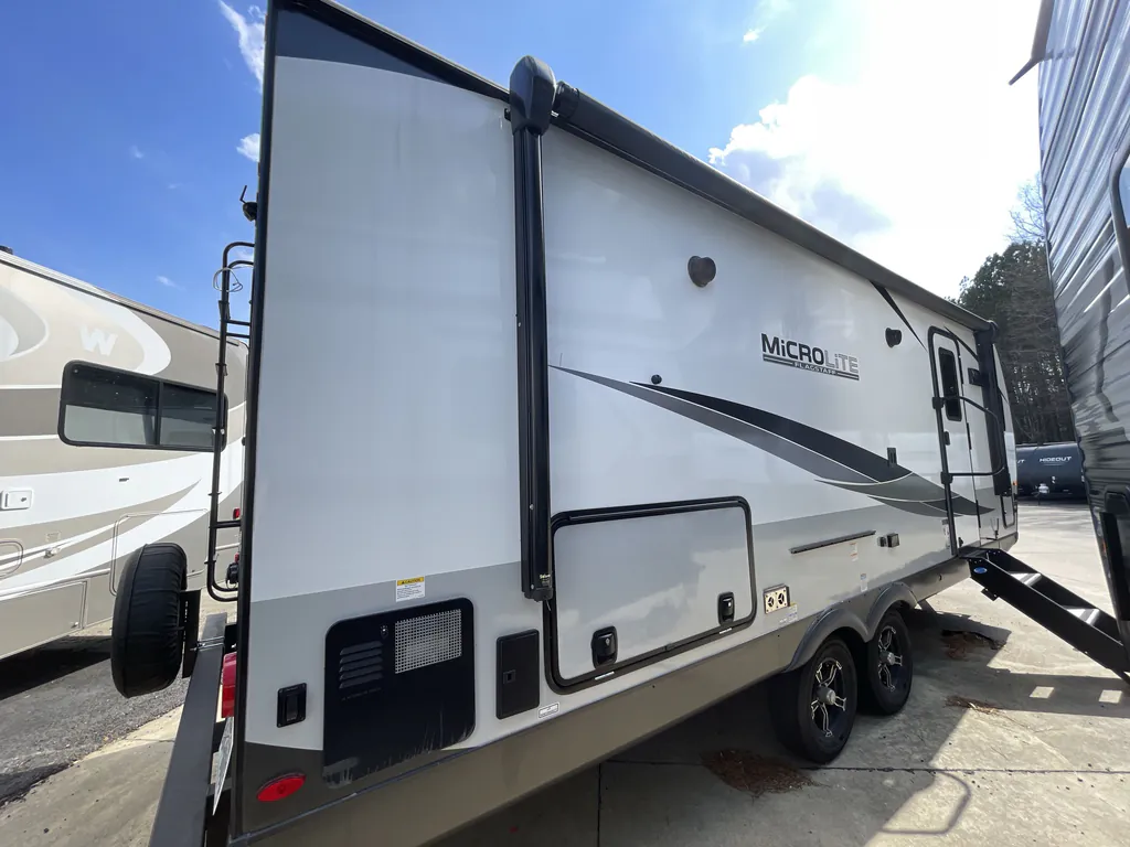 2023 Forest River Flagstaff Micro Lite 25FKS, Photos photo 2