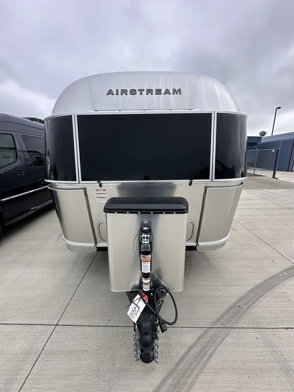 2026 Airstream Flying Cloud 25FB - Photo 3