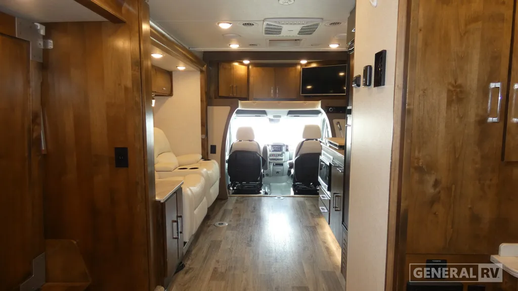 2019 Tiffin Wayfarer 24 FW, Photos photo 4