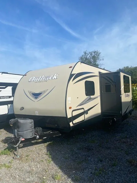 2017 Keystone Outback Ultra-Lite 220URB - Photo 2