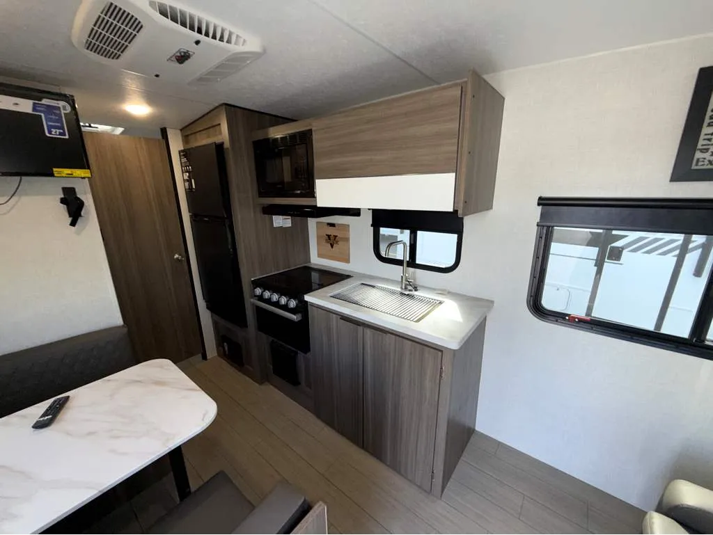 2024 Venture RV Sonic SN190VRB, Photos photo 11