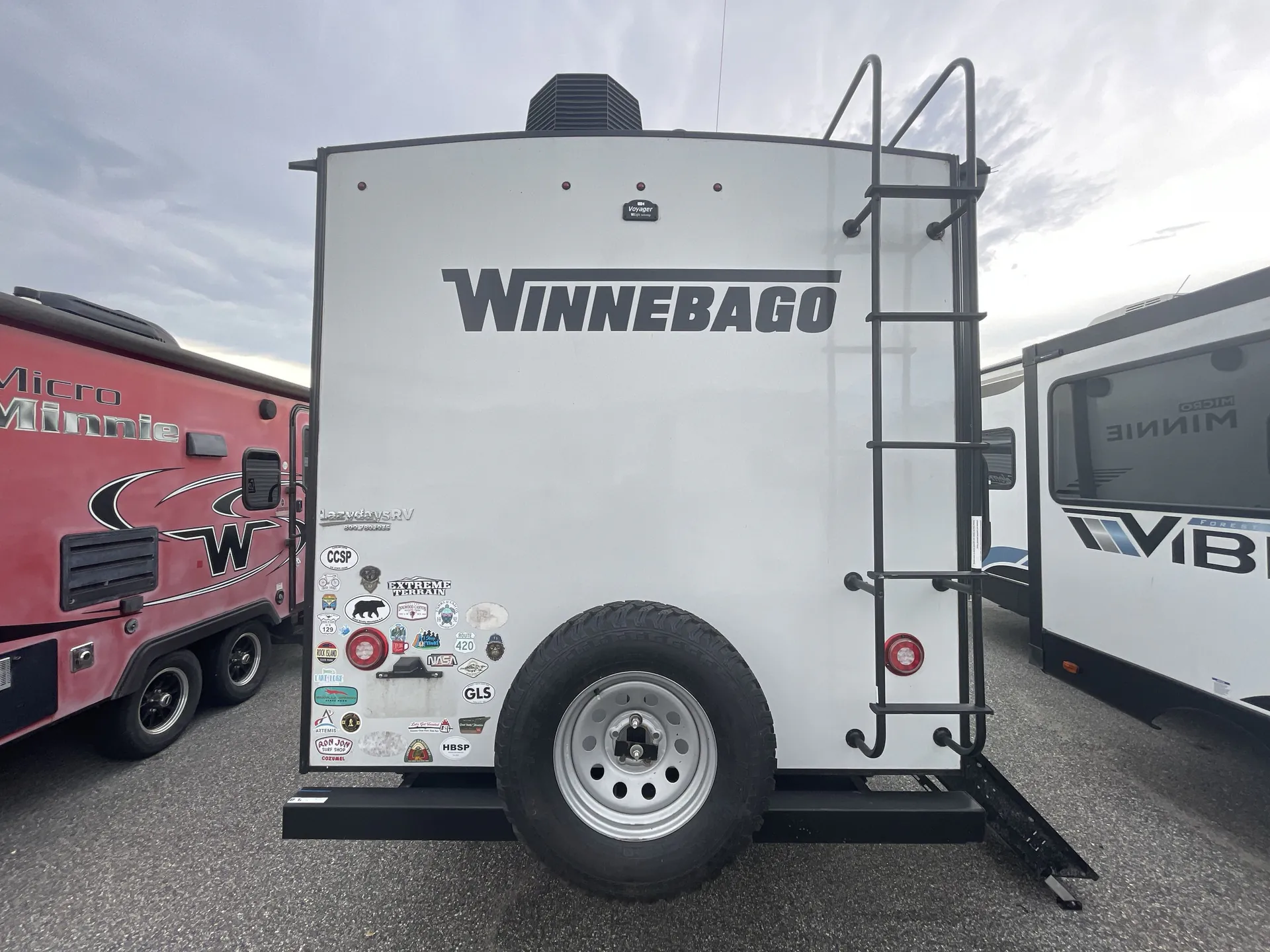 2022 Winnebago Micro Minnie 1808FBS — living area main