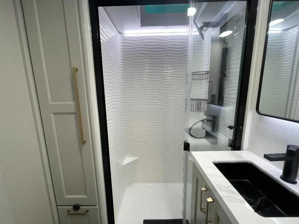 2026 Brinkley Model G 3950, Photos photo 70