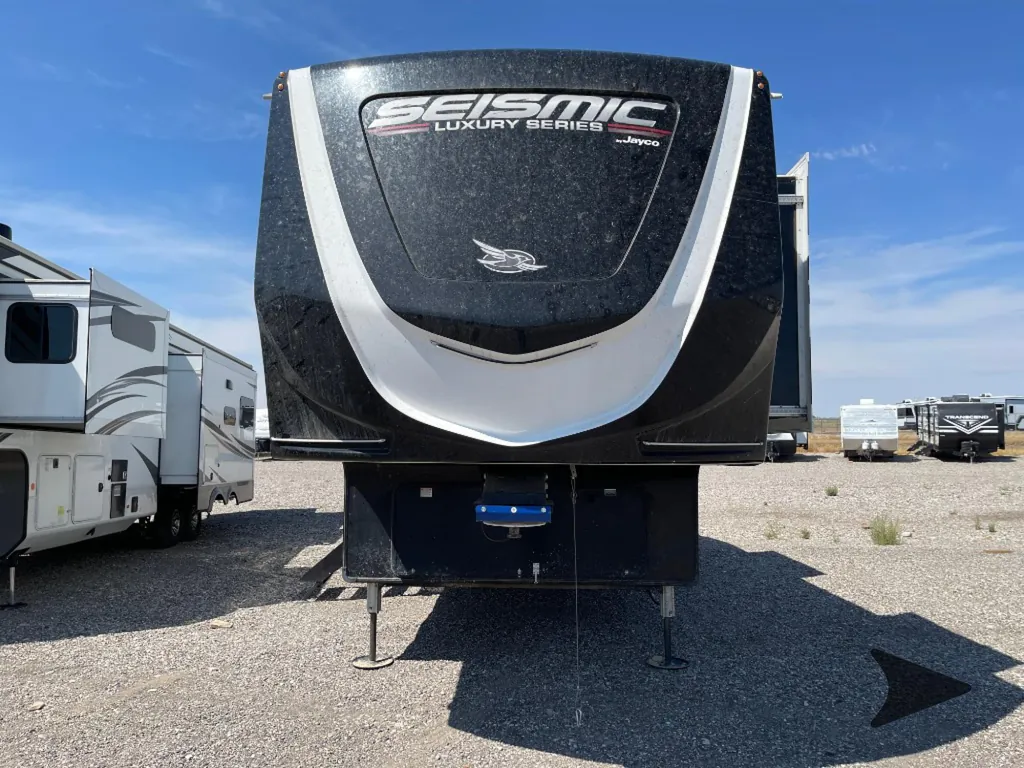 2023 Jayco Seismic Luxury Series 3815, Photos photo 11