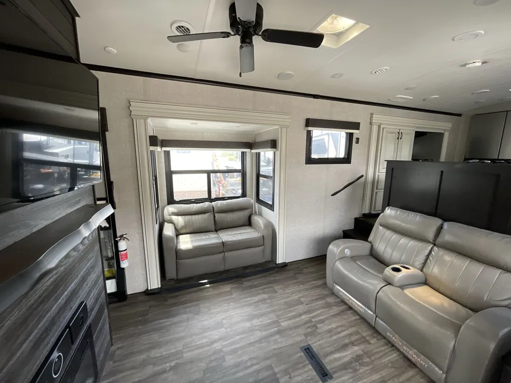 2022 Jayco North Point 380RKGS, Photos photo 10