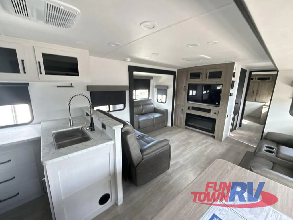 2026 Forest River Solaire 3060RKTS, Photos photo 14