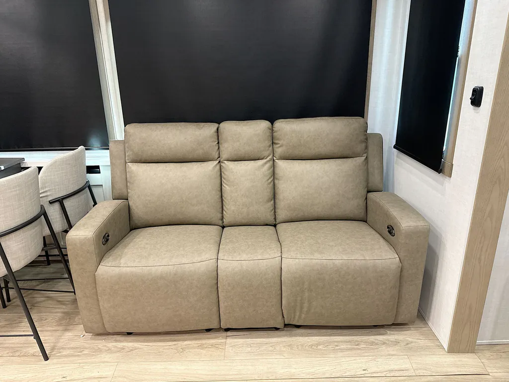 2027 Forest River Rockwood Signature 401SFB, Photos photo 23