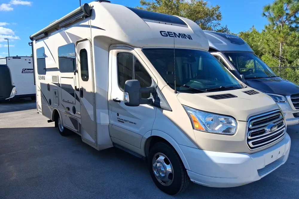 2018 Thor Motor Coach Gemini 23TR - Photo 4