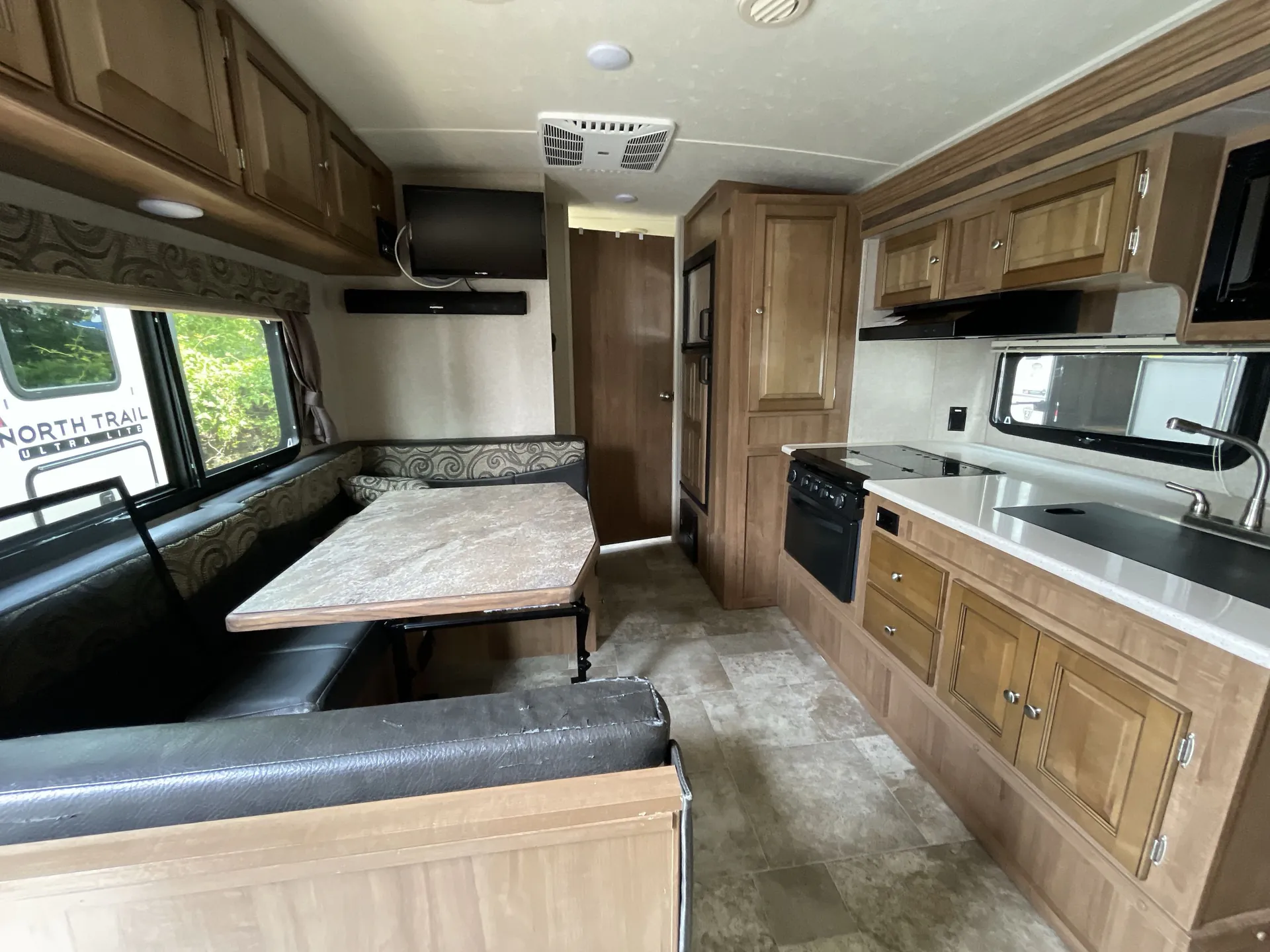 2018 Forest River Flagstaff Micro Lite 25KS — washer dryer
