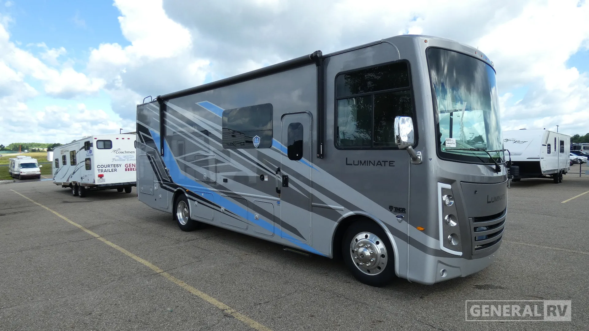 2026 Thor Motor Coach Luminate MM30 - Photo 2