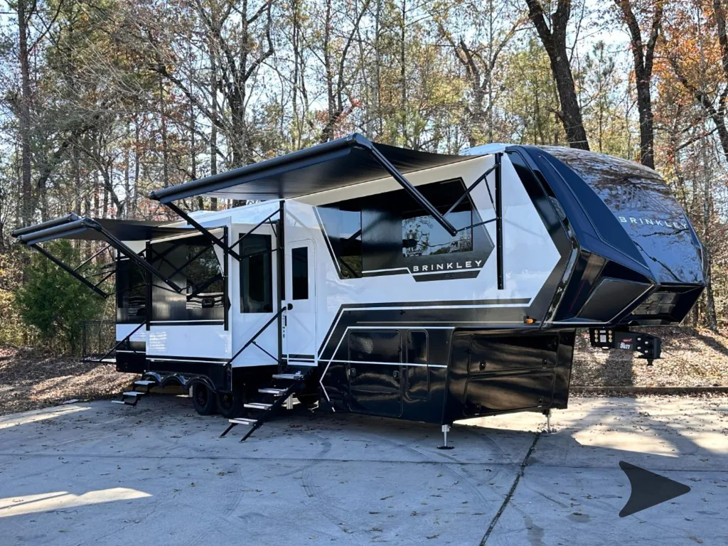 2026 Brinkley Model G 3520, Photos photo 6