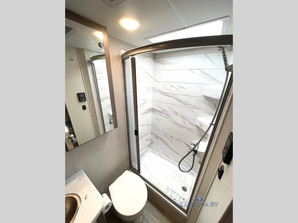 2024 Thor Motor Coach Tiburon 24FB, Photos photo 25