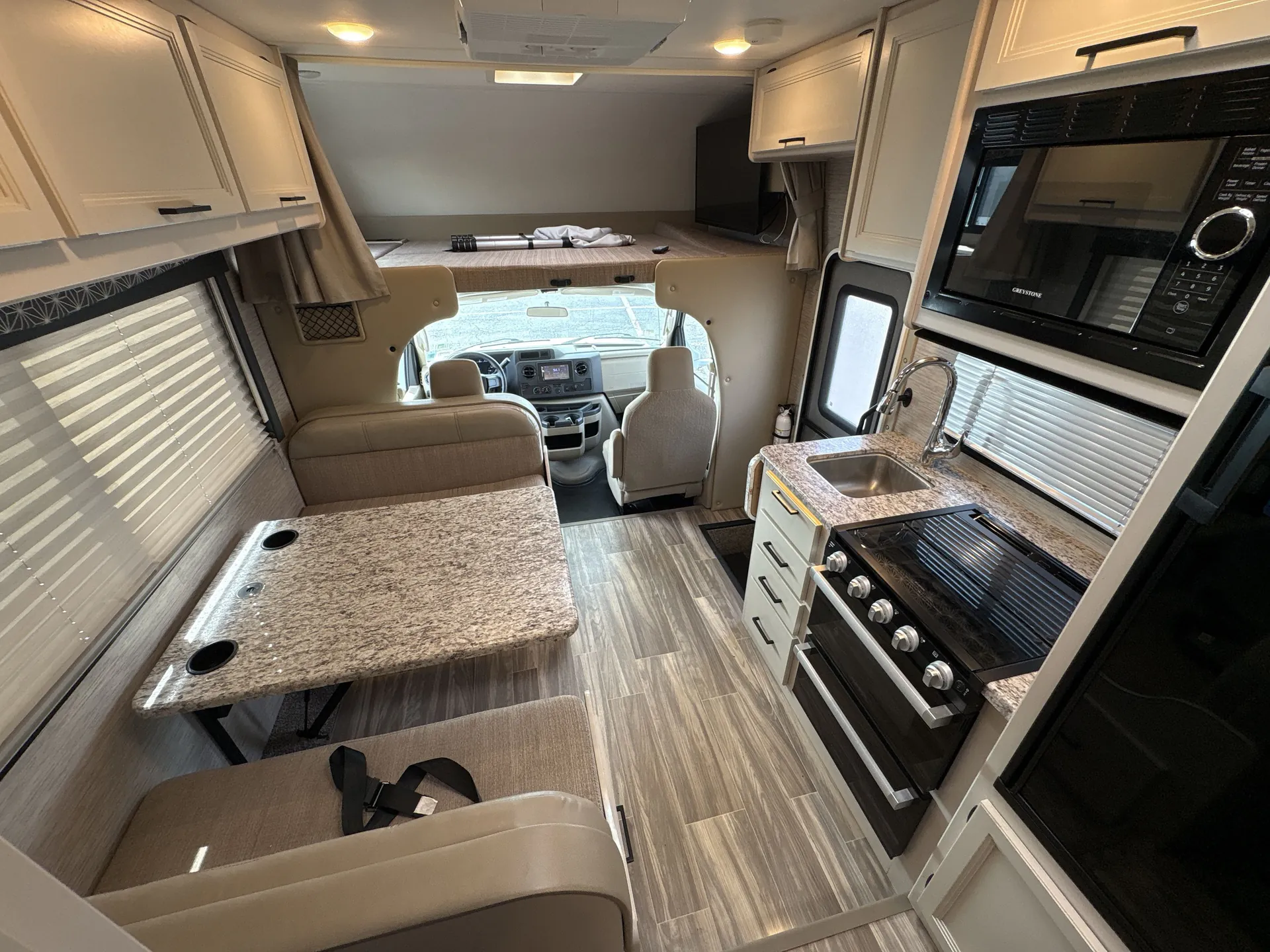 2022 Thor Motor Coach Freedom Elite 22HE — living area main