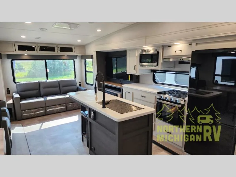2026 Coachmen Chaparral Lite 30RLS - Photo 3