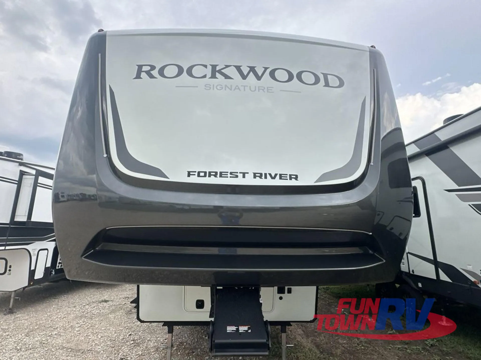 2026 Forest River Rockwood Signature 405SBH - Photo 3