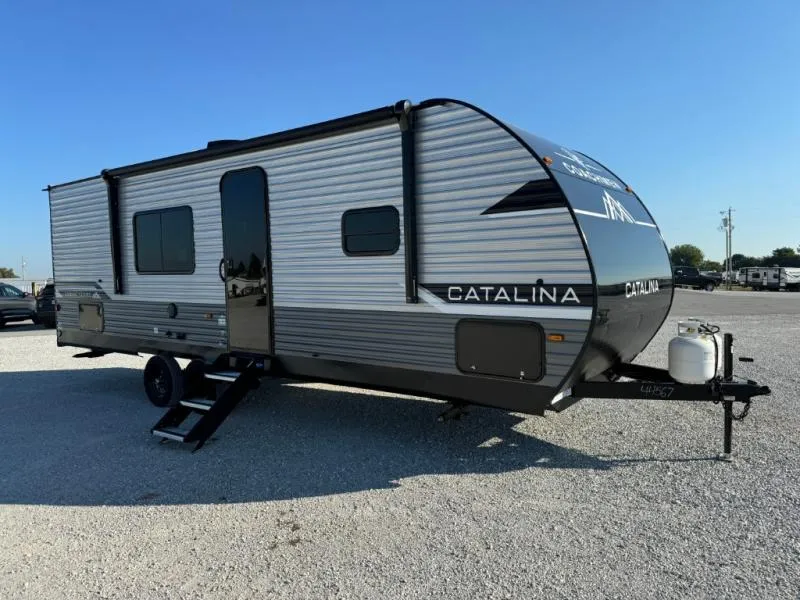 2026 Coachmen Catalina Summit Series 8 261BH - Photo 2