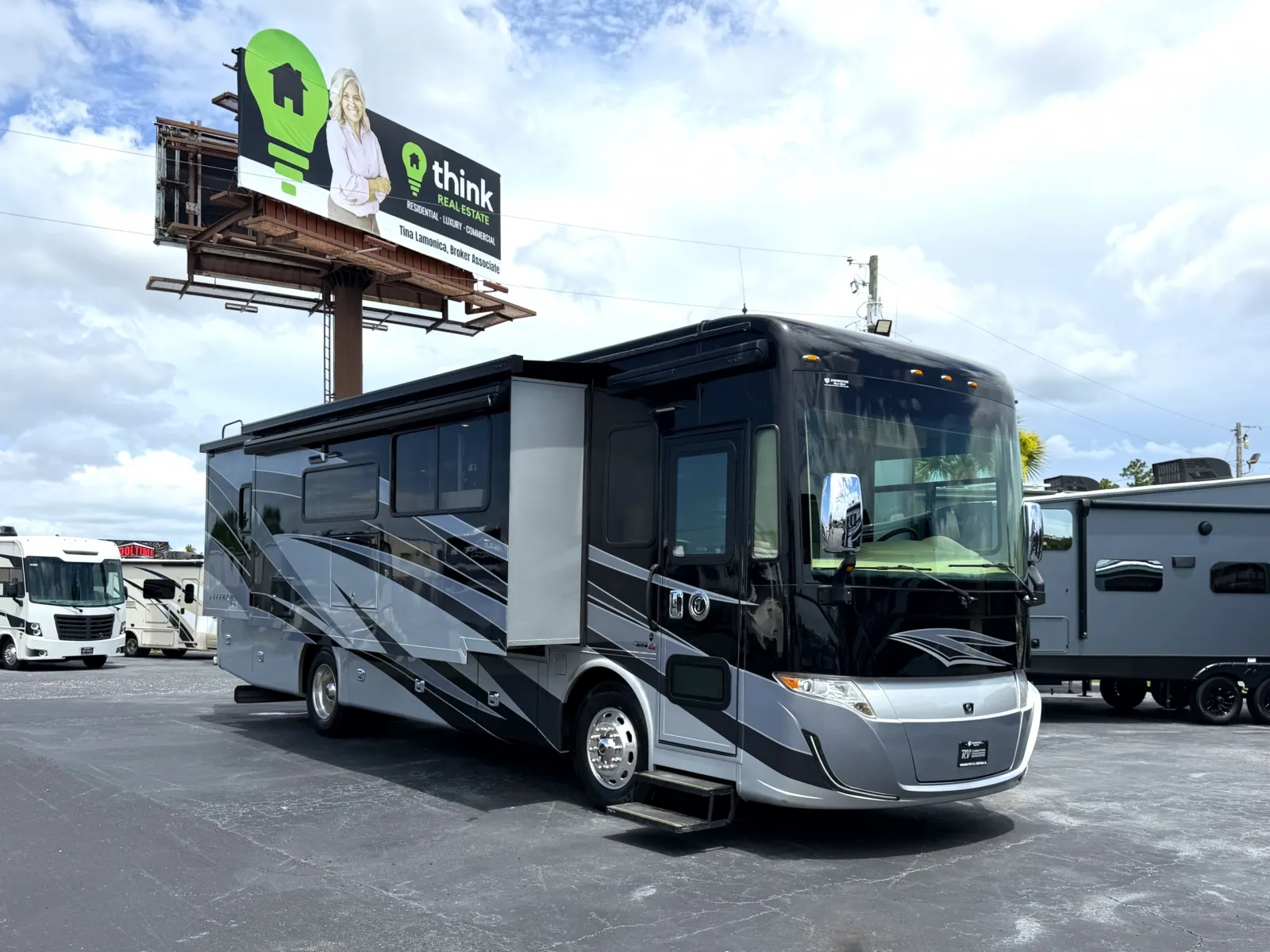 2021 Tiffin Allegro Red 33 AA - Photo 2