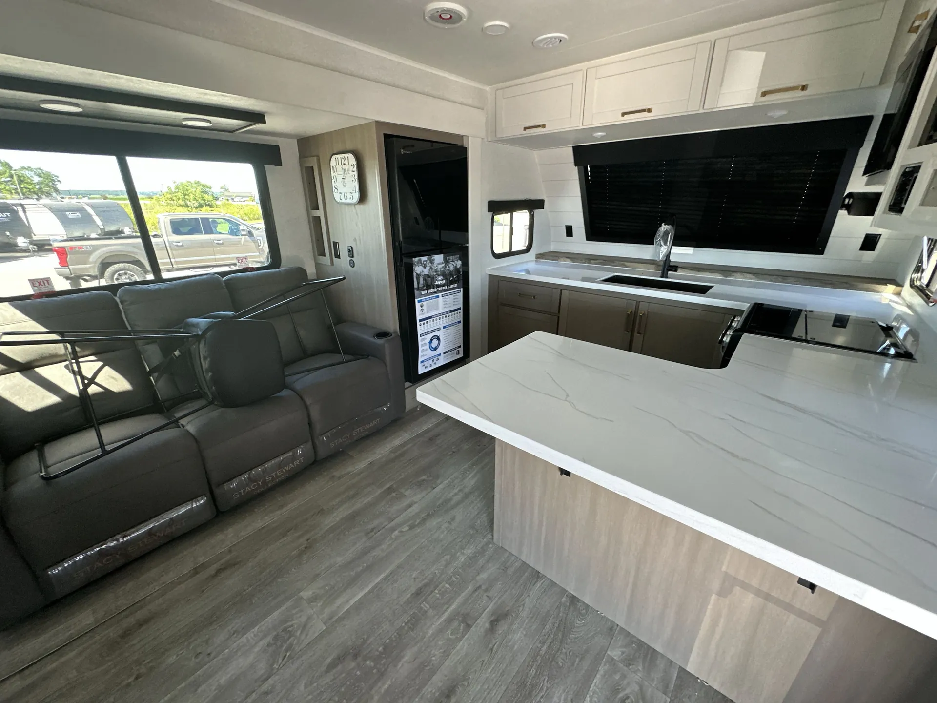 2027 Jayco Eagle 265FKDS - Photo 3
