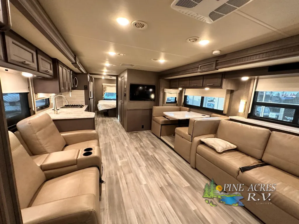 2022 Thor Motor Coach Challenger 35MQ, Photos photo 17