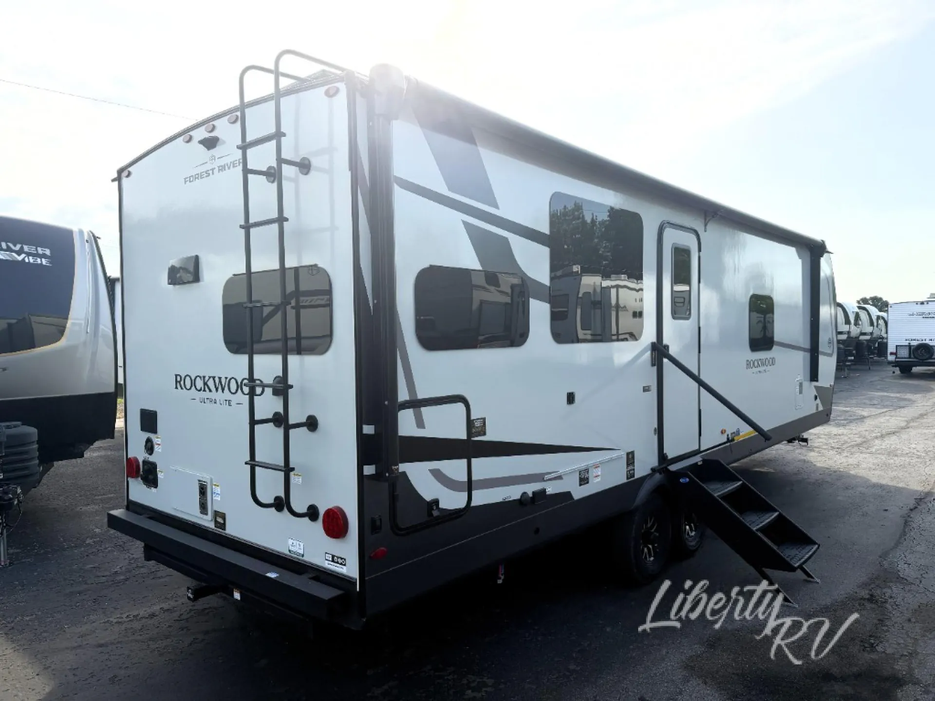 2027 Forest River Rockwood Ultra Lite 2711RK - Photo 4