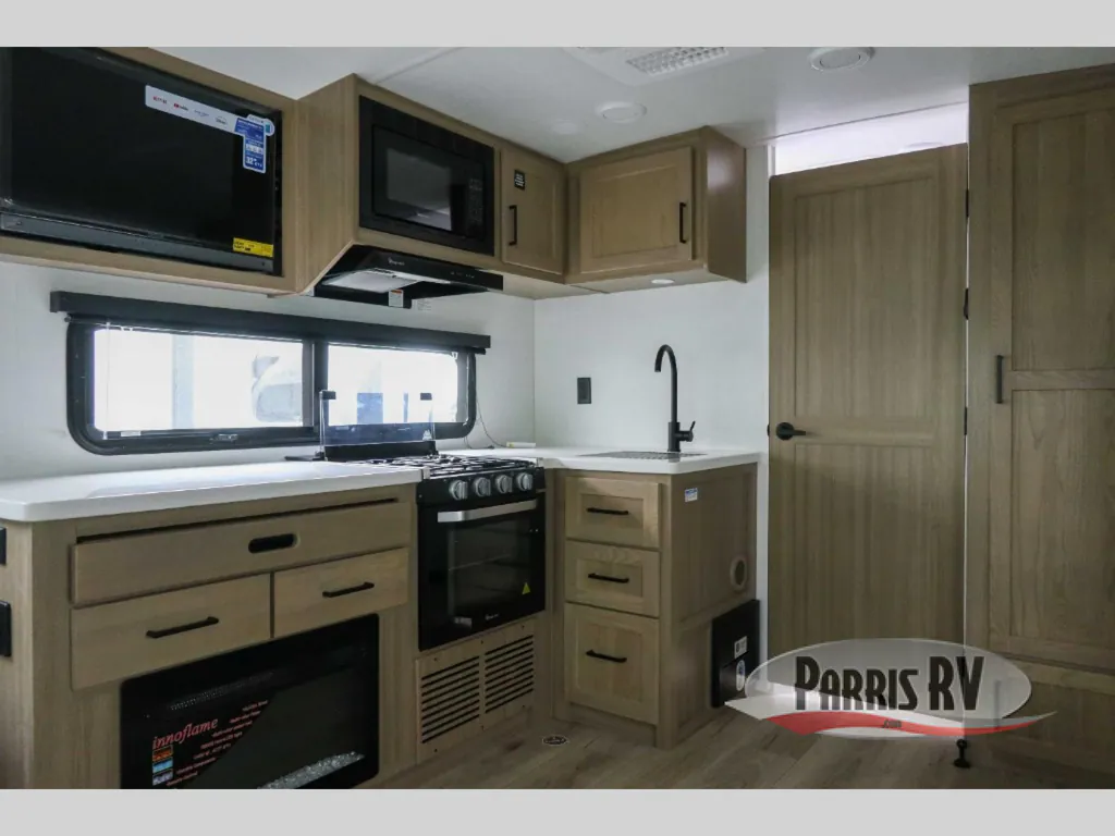 2027 Forest River Rockwood Mini Lite 2213S, Photos photo 11