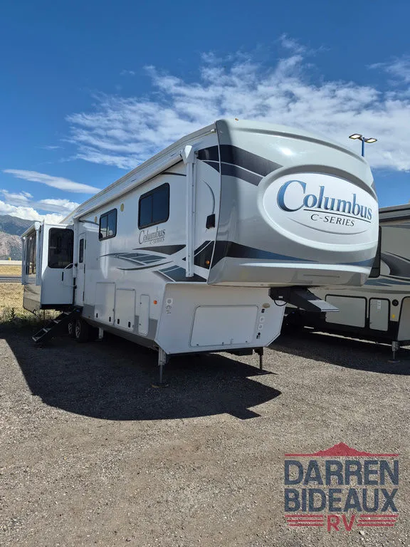 2022 Palomino Columbus 383FB - Photo 2