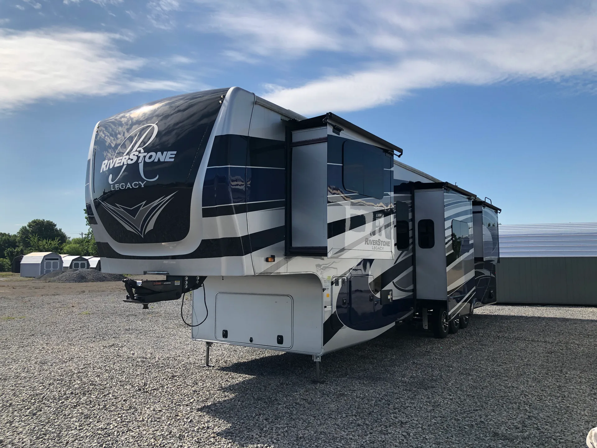 2022 Forest River RiverStone 42FSKG - Photo 4
