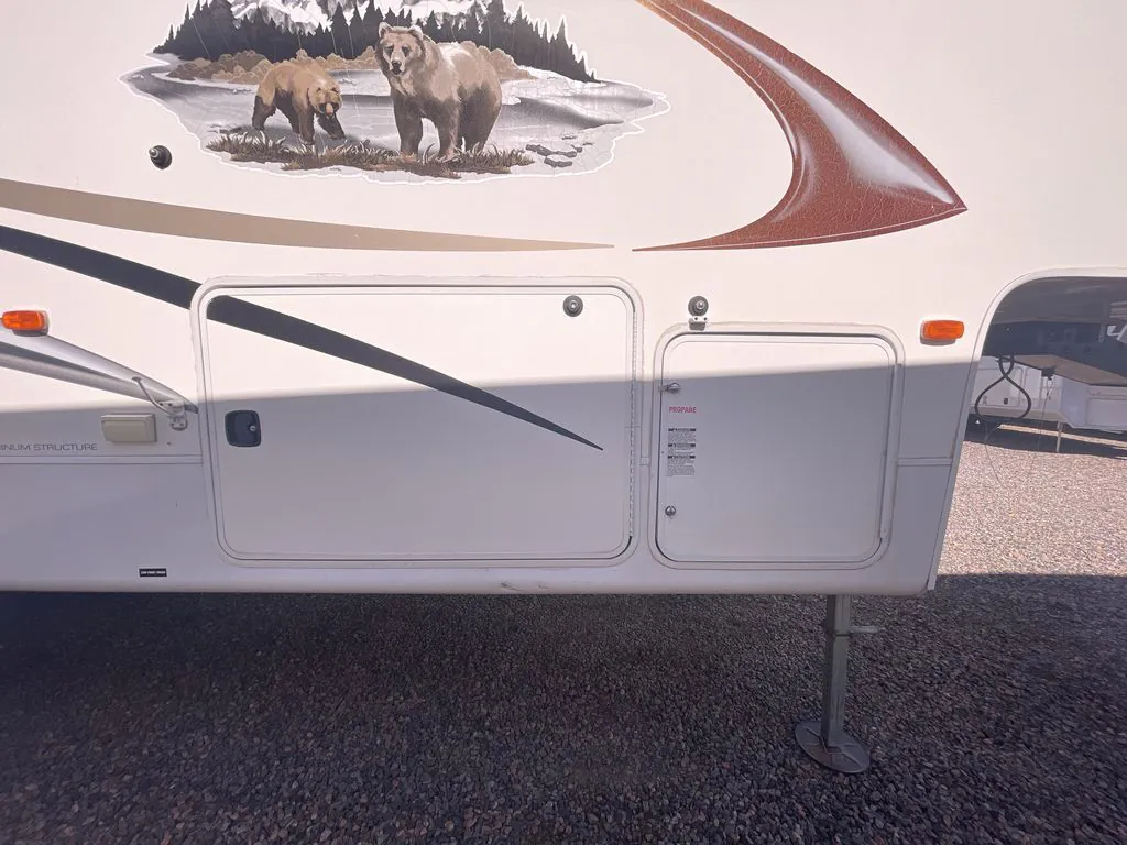 2012 Forest River Cedar Creek Silverback 29RL - Photo 3