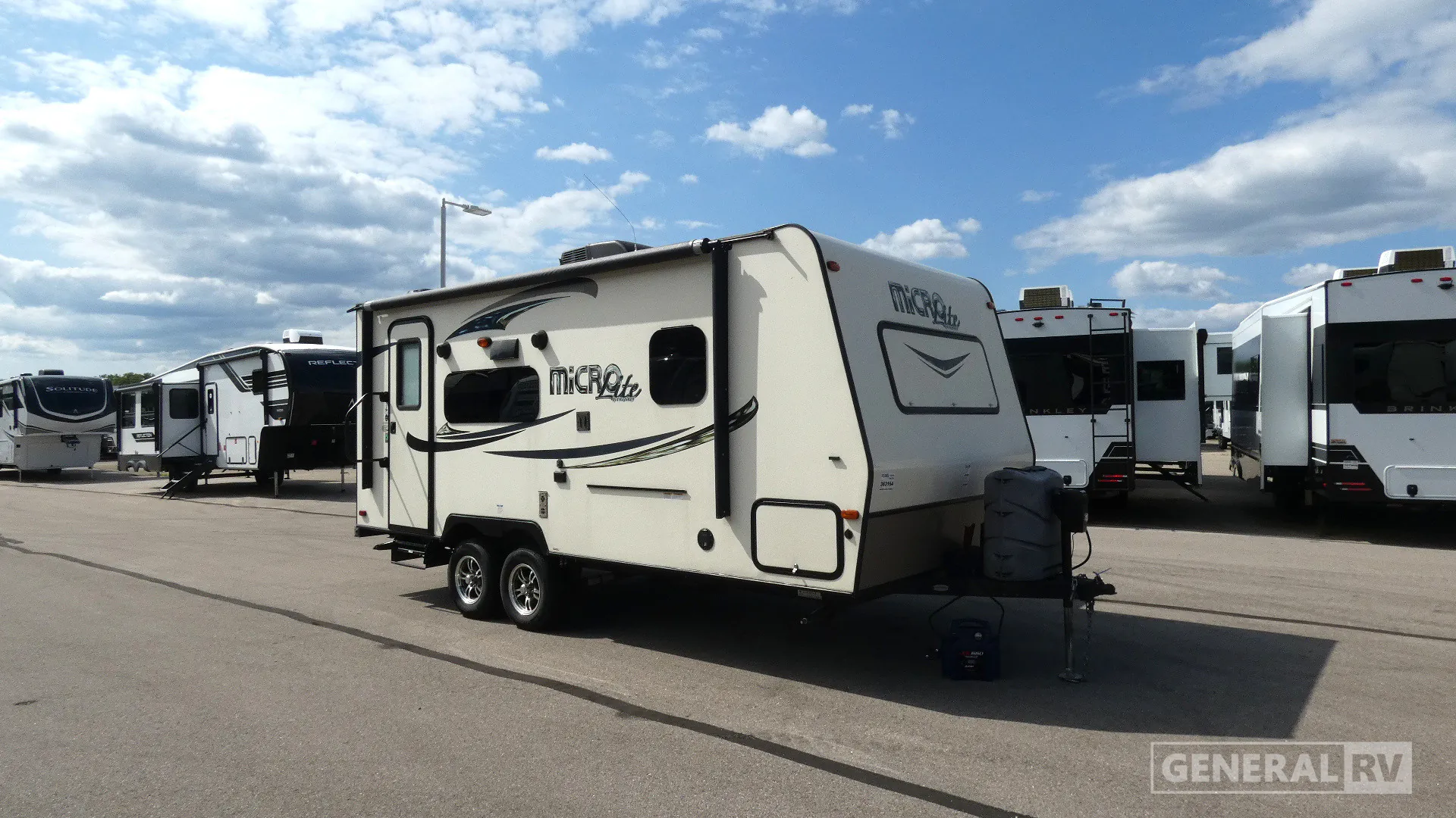 2016 Forest River Flagstaff Micro Lite 21FBRS - Photo 2