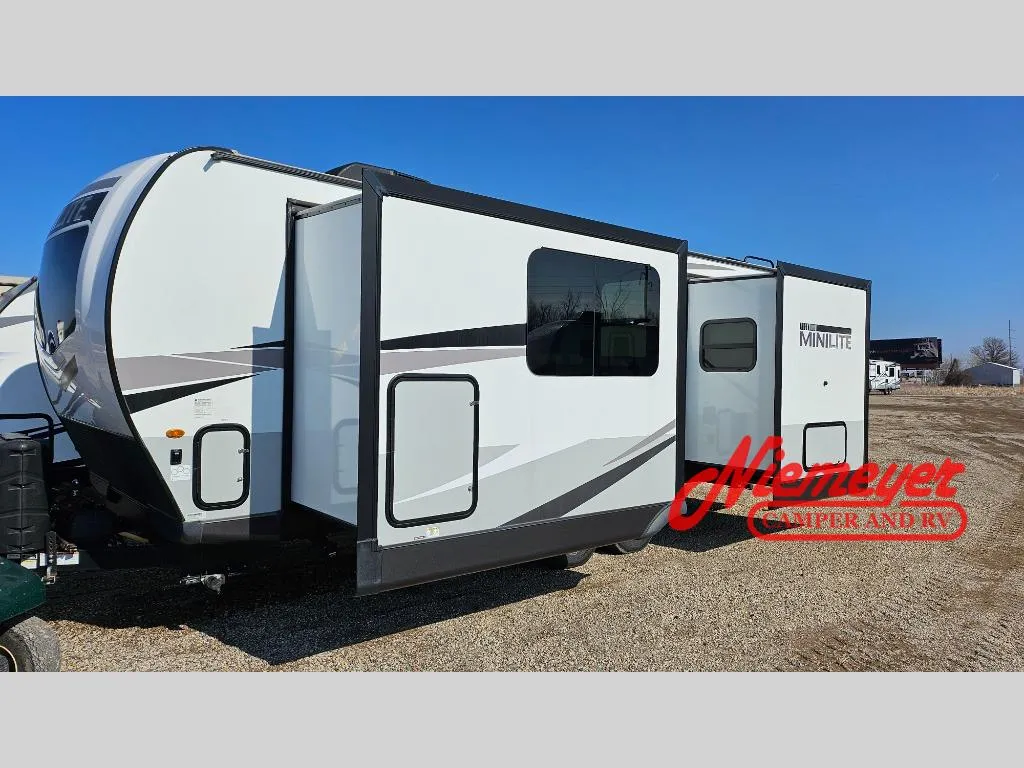 2023 Forest River Rockwood Mini Lite 2516S - Photo 3