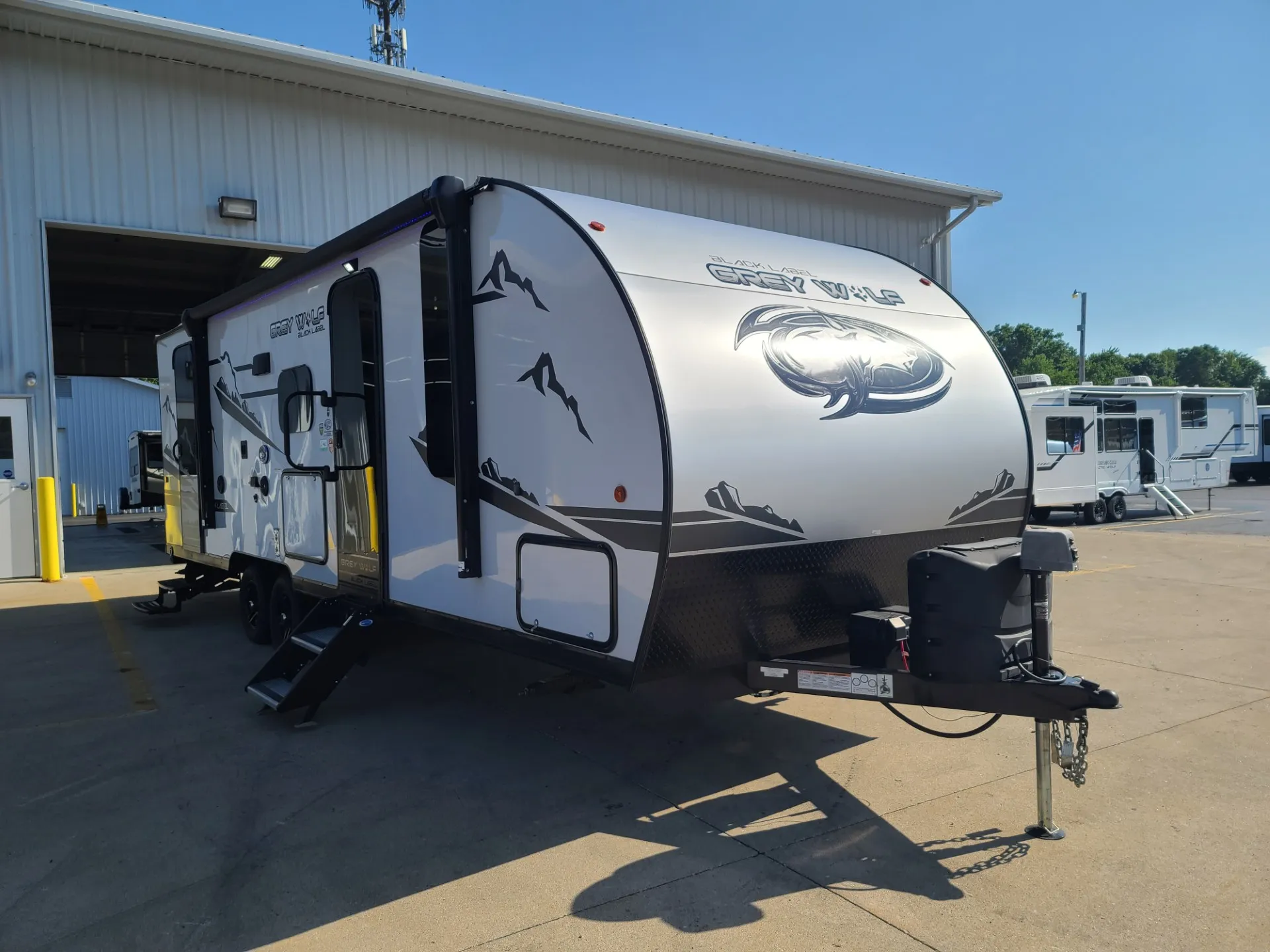 2022 Cherokee Grey Wolf 23DBH - Photo 2