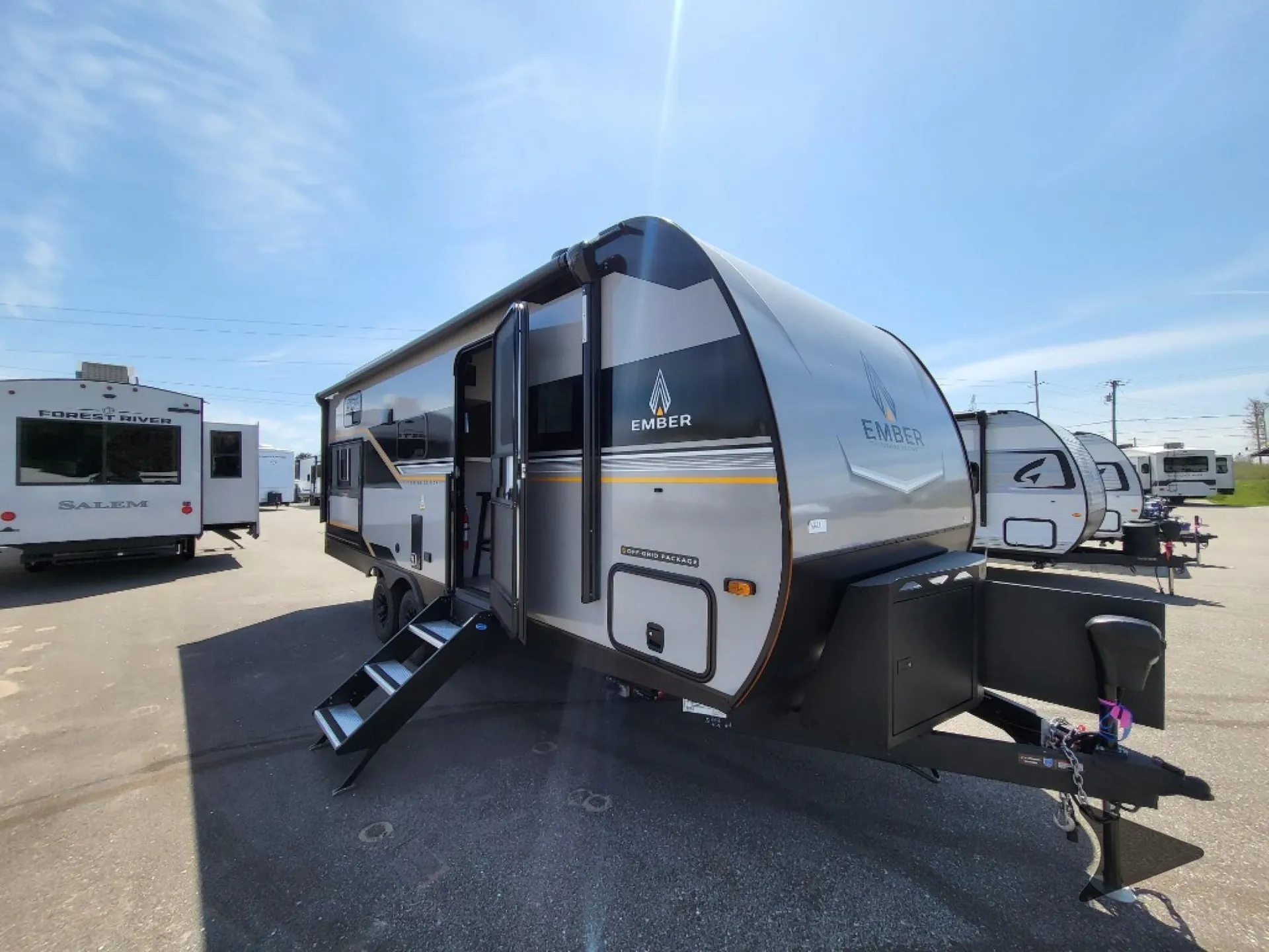 2027 Ember RV Touring Edition 2200ETL - Photo 2