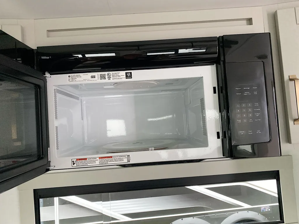 2026 Brinkley Model Z Air 297, Photos photo 17