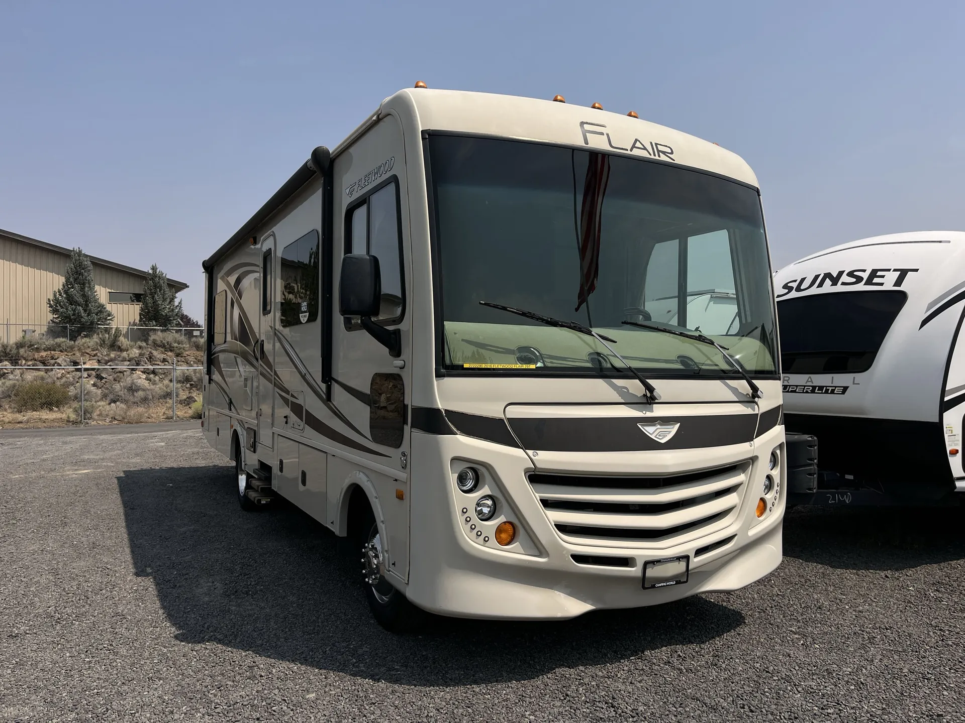 2016 Fleetwood Flair 29T - Photo 2