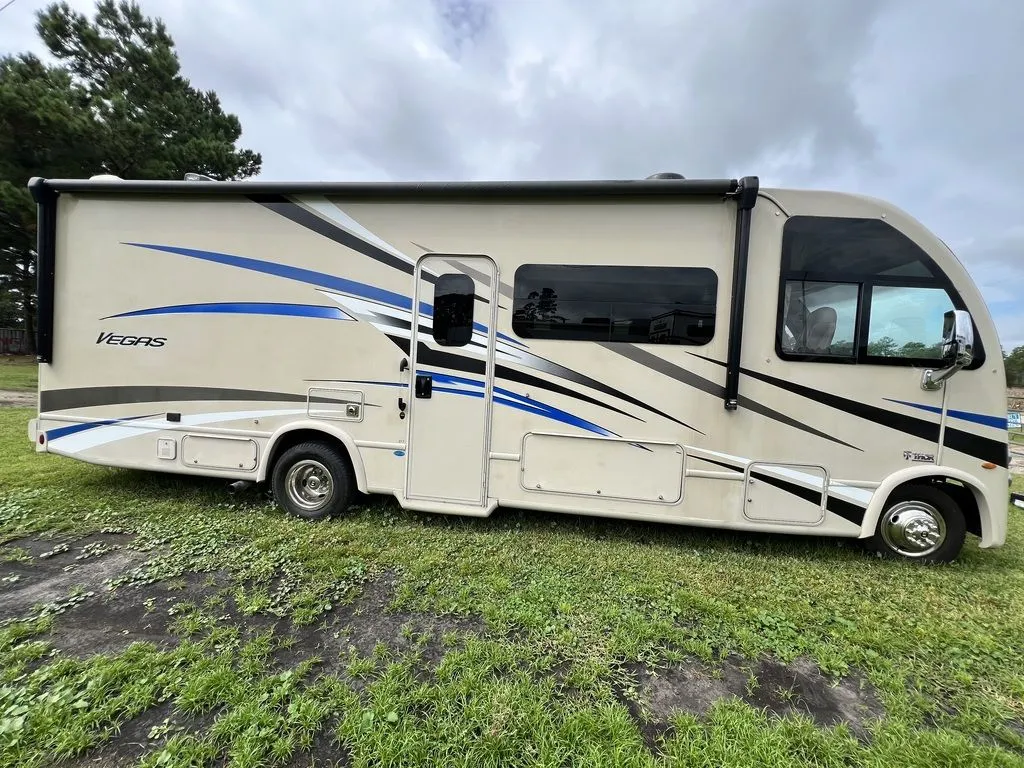 2011 Forest River BERKSHIRE 340HP - Photo 2