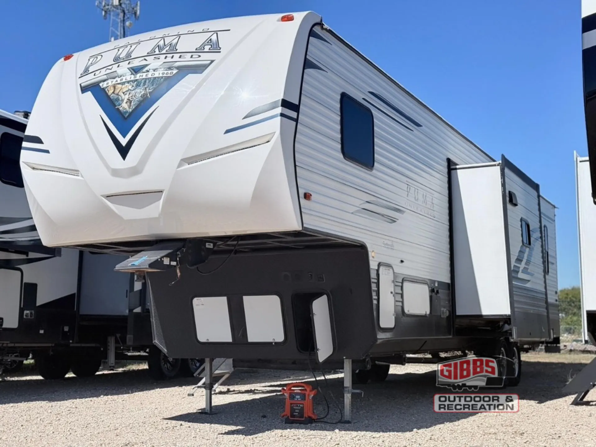 2021 Palomino Puma Unleashed 383DSS - Photo 2