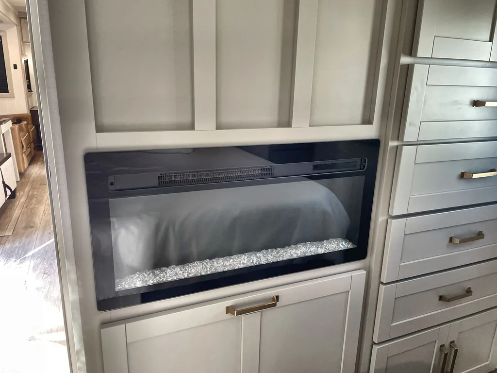 2026 Brinkley Model Z Air 297, Photos photo 8
