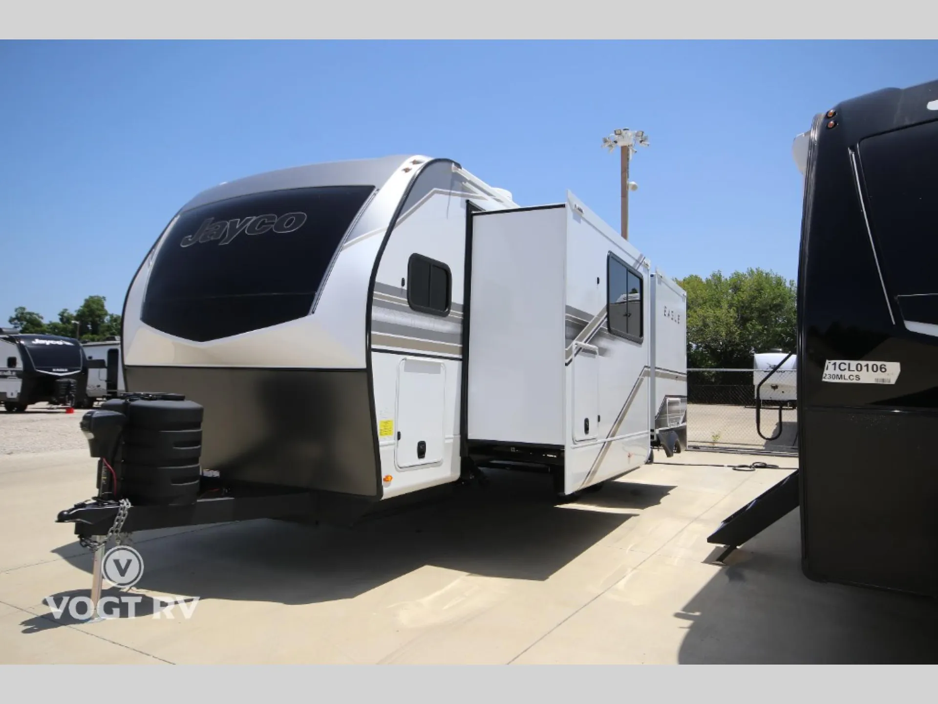2027 Jayco Eagle 265FKDS - Photo 4