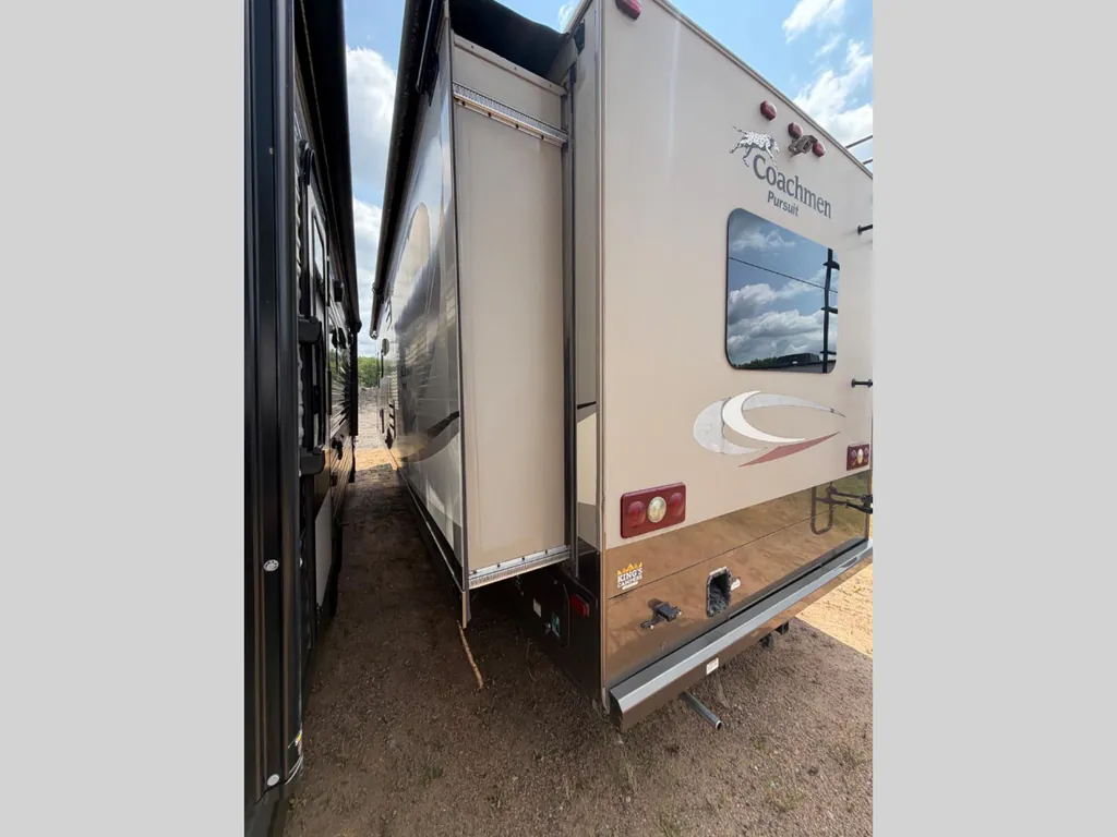 2016 Coachmen Pursuit 30FW, Photos photo 5