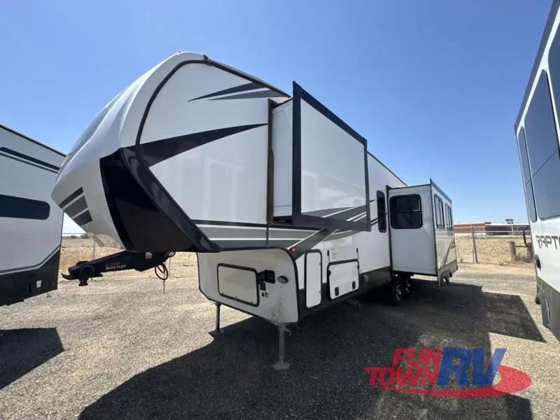 2023 CrossRoads Cruiser Aire 28RD - Photo 4