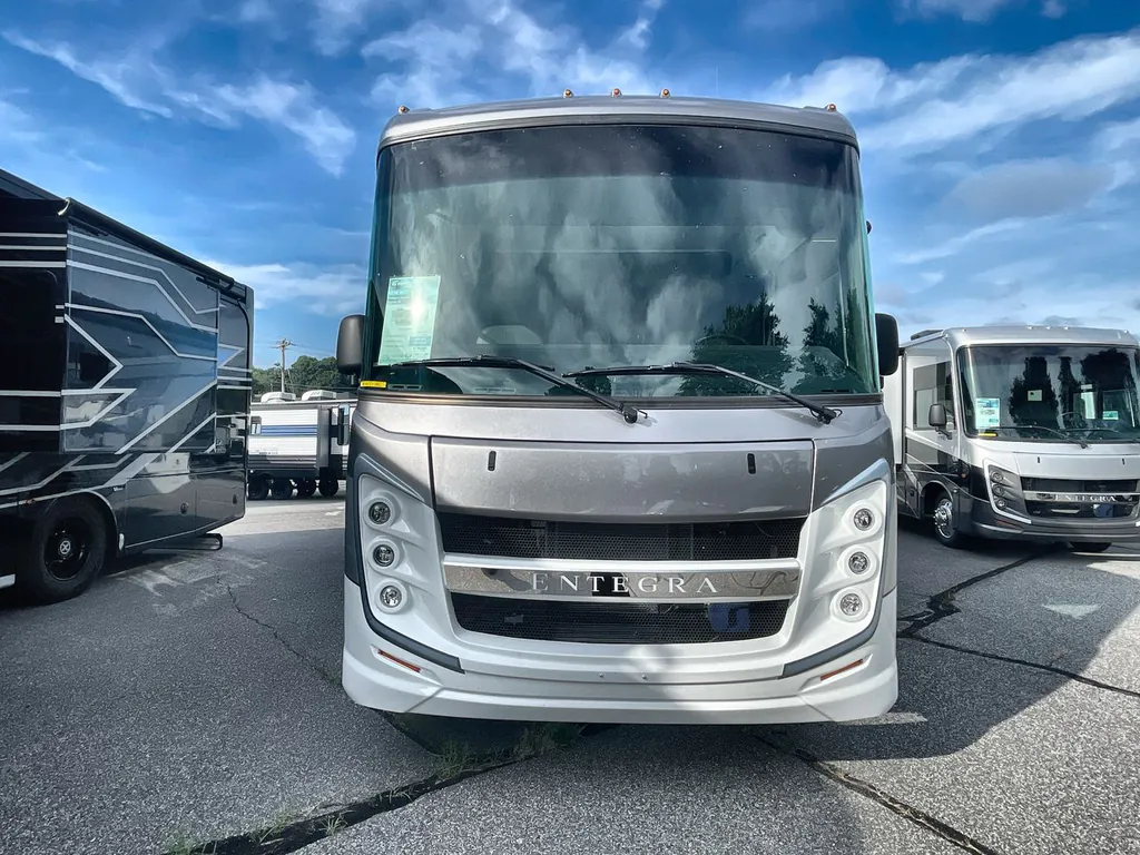 2027 Entegra Coach Vision XL 36C, Photos photo 10