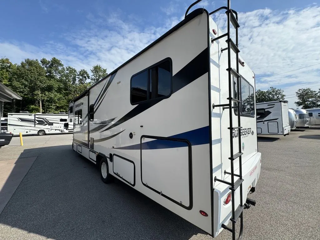 2022 Forest River Sunseeker 3250DS LE — Photo 5