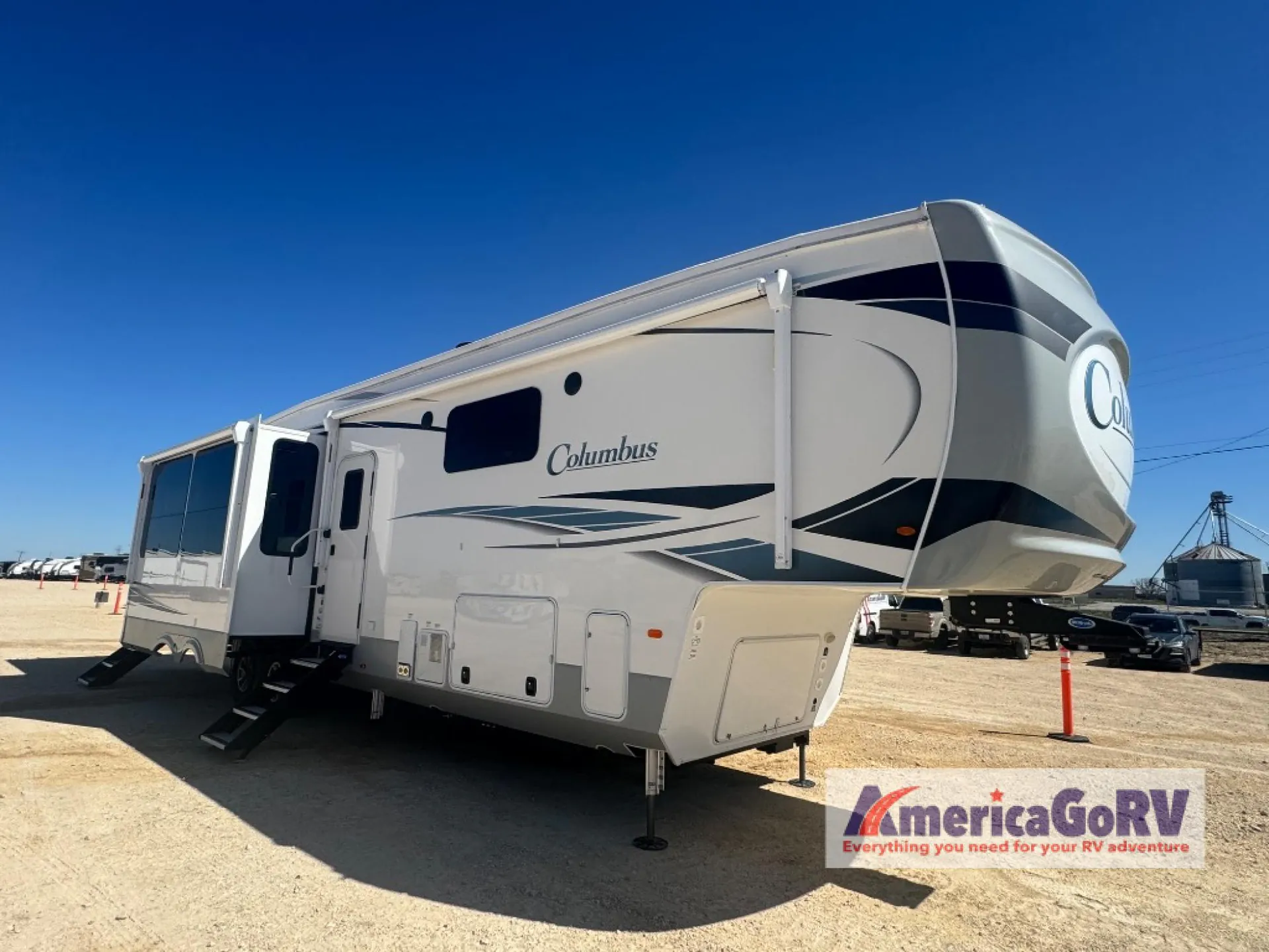 2022 Palomino Columbus 384RK - Photo 3