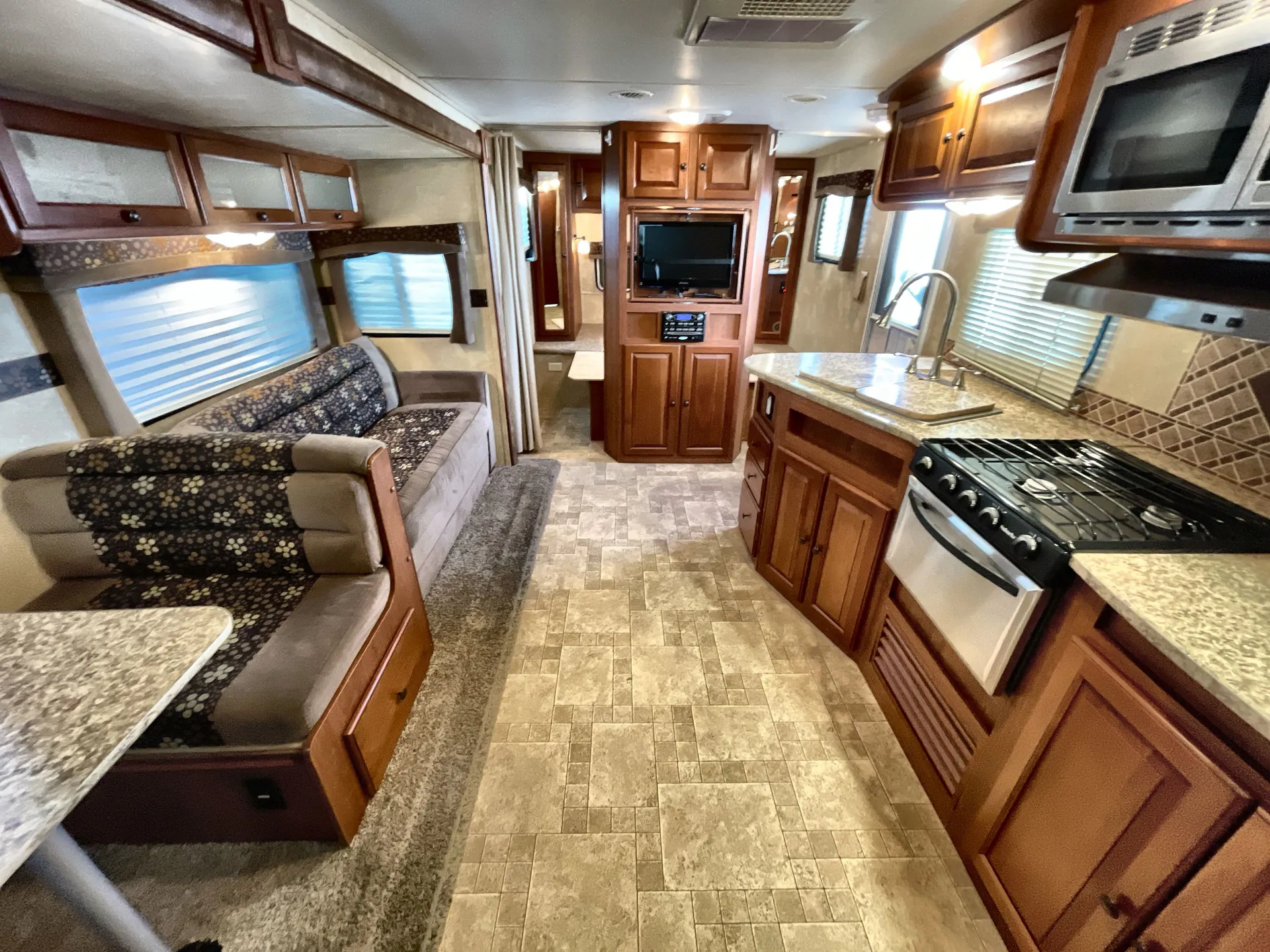 2012 Cruiser RV Fun Finder 265RBSS — passenger seat